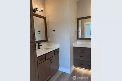 703 5th Street SW #B, Puyallup, WA 98371 - Photo 10