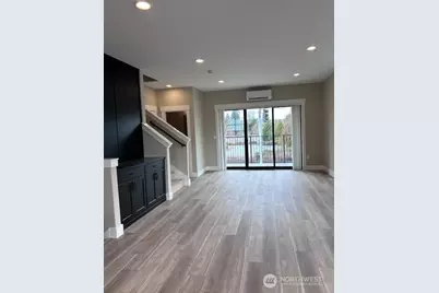 703 5th Street SW #B, Puyallup, WA 98371 - Photo 8