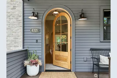 4321 NE 57th Street, Seattle, WA 98105 - Photo 2