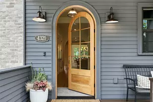 4321 NE 57th St, Seattle, WA 98105 - Photo 2