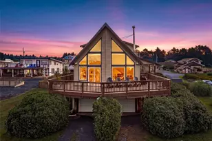 33 1st St S, Pacific Beach, WA 98571 - Photo 2