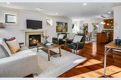3835 A Interlake Avenue N, Seattle, WA 98103 - Photo 10