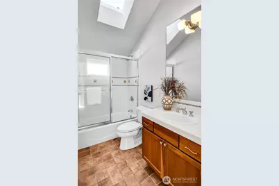 3835 A Interlake Avenue N, Seattle, WA 98103 - Photo 20