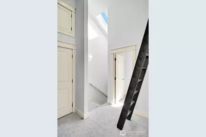 3835 A Interlake Avenue N, Seattle, WA 98103 - Photo 22