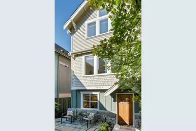3835 A Interlake Avenue N, Seattle, WA 98103 - Photo 2