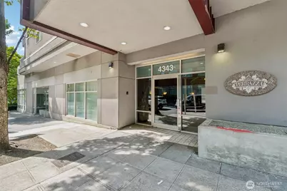 4343 Roosevelt Way NE #608, Seattle, WA 98105 - Photo 2