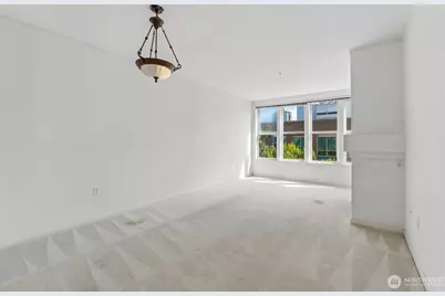 4343 Roosevelt Way NE #608, Seattle, WA 98105 - Photo 10