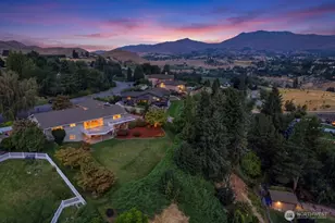 2137 Sunrise Cir, Wenatchee, WA 98801 - Photo 2