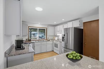 10203 50th Place W, Mukilteo, WA 98275 - Photo 8