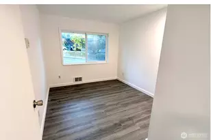 975 Aberdeen Ave NE, Renton, WA 98056 - Photo 6