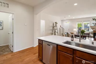1804 10th Avenue NE #1320, Issaquah, WA 98029 - Photo 12