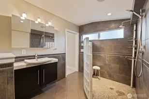 16626 SE 9th St, Bellevue, WA 98008 - Photo 24