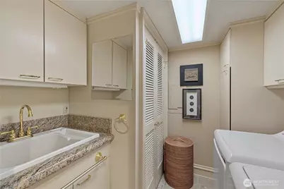 101 99th Avenue NE #301, Bellevue, WA 98004 - Photo 36