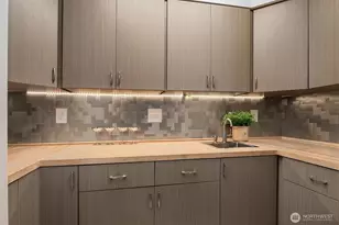 649 NW 83rd St, Seattle, WA 98117 - Photo 34