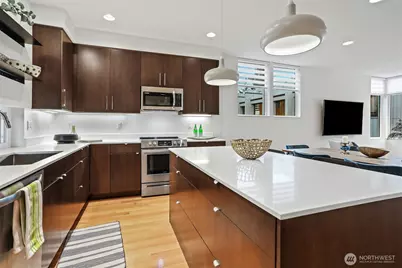 3641 22nd Avenue W #Unit E, Seattle, WA 98199 - Photo 18