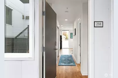 1601 N 45th Street #214, Seattle, WA 98103 - Photo 4