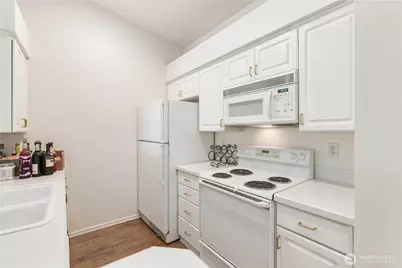 23908 Bothell Everett Highway #B-302, Bothell, WA 98021 - Photo 18