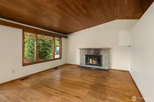 18061 28th Ave NE, Lake Forest Park, WA 98155 - Photo 4