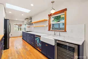 9682 Beacon Ave S, Seattle, WA 98118 - Photo 10