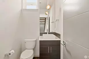 7459 Woodlawn Ave NE, Seattle, WA 98115 - Photo 10