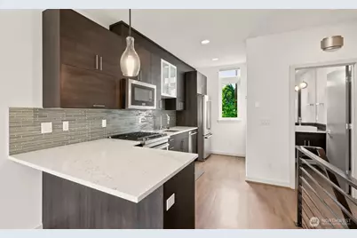 7459 Woodlawn Avenue NE #A, Seattle, WA 98115 - Photo 8