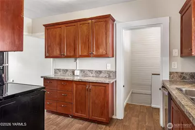 218 S 15th Avenue, Yakima, WA 98902 - Photo 8