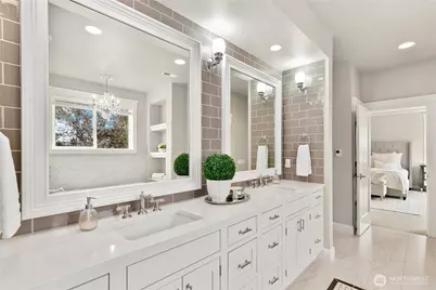 9831 NE 16th Street, Bellevue, WA 98004 - Photo 28