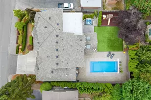 9831 NE 16th St, Bellevue, WA 98004 - Photo 40