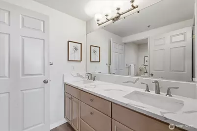 177 107th Ave NE #1204, Bellevue, WA 98004 - Photo 14