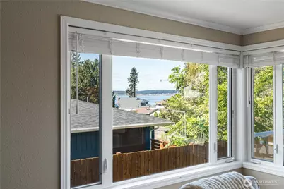 210 Champion Street, Steilacoom, WA 98388 - Photo 6