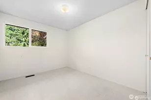 14221 SE 10th Pl, Bellevue, WA 98007 - Photo 20