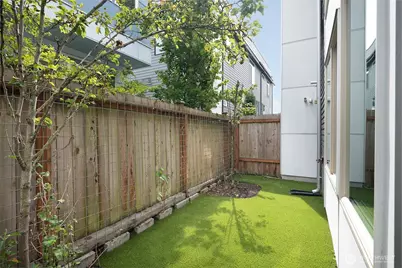 4314 Whitman Avenue N #B, Seattle, WA 98103 - Photo 32
