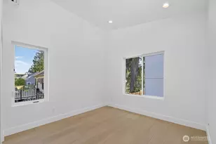 1220 NE 100th St, Seattle, WA 98125 - Photo 22