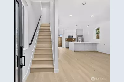 1220 NE 100th Street, Seattle, WA 98125 - Photo 2