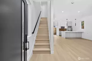 1220 NE 100th St, Seattle, WA 98125 - Photo 2
