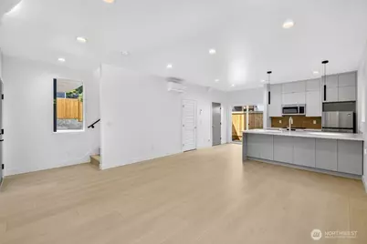1220 NE 100th Street, Seattle, WA 98125 - Photo 6