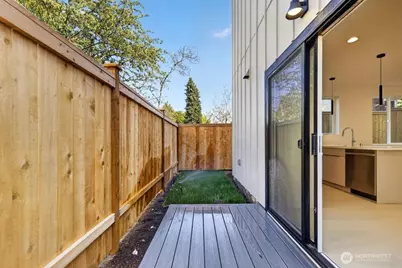1220 NE 100th Street, Seattle, WA 98125 - Photo 24