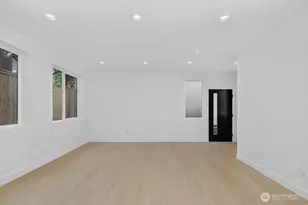 1220 NE 100th St, Seattle, WA 98125 - Photo 10