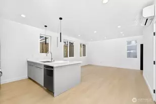 1220 NE 100th St, Seattle, WA 98125 - Photo 14