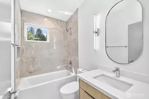 1220 NE 100th St, Seattle, WA 98125 - Photo 18