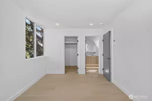 1218 NE 100th St, Seattle, WA 98125 - Photo 18