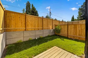 1218 NE 100th St, Seattle, WA 98125 - Photo 24