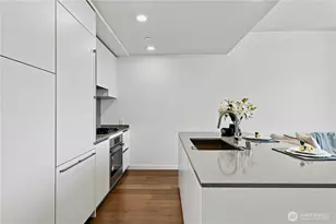 10232 NE 10th St, Bellevue, WA 98004 - Photo 12