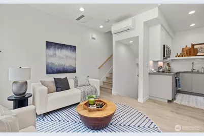 716 11th Avenue E #A, Seattle, WA 98102 - Photo 2