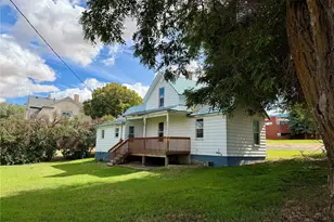 105 SE Pope Ave, Wilbur, WA 99185 - Photo 2