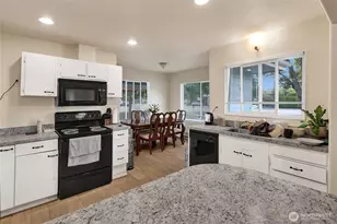 1390 Cedar Ave, Marysville, WA 98270 - Photo 6