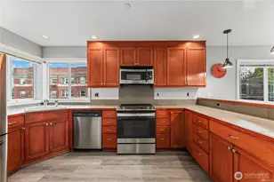 321 E Thomas St, Seattle, WA 98102 - Photo 6