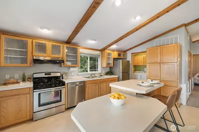7021 Cliff Avenue SW, Longbranch, WA 98351 - Photo 10