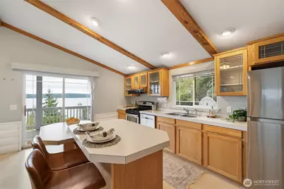 7021 Cliff Avenue SW, Longbranch, WA 98351 - Photo 12