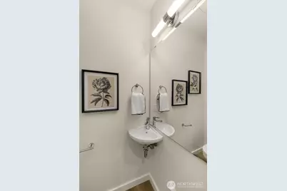 115 B N 105th Street, Seattle, WA 98133 - Photo 16